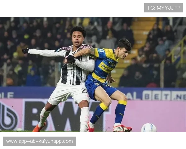 尤文图斯4比1大胜帕尔马，布雷默角球进攻中头球梅开二度